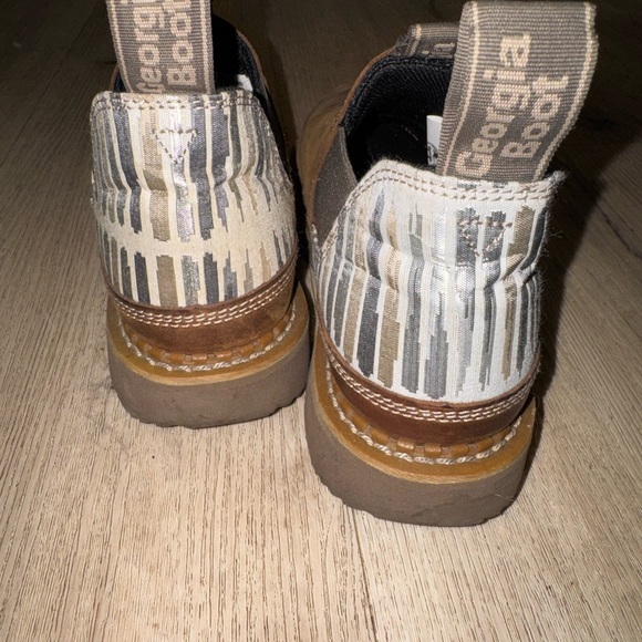 GEORGIA BOOT Women’s Brown Romeo Boots with White Patterned Back Pannel - Picture 3 of 5